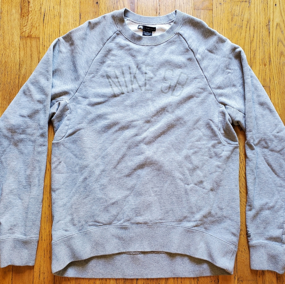 NIKE SB crew neck!
